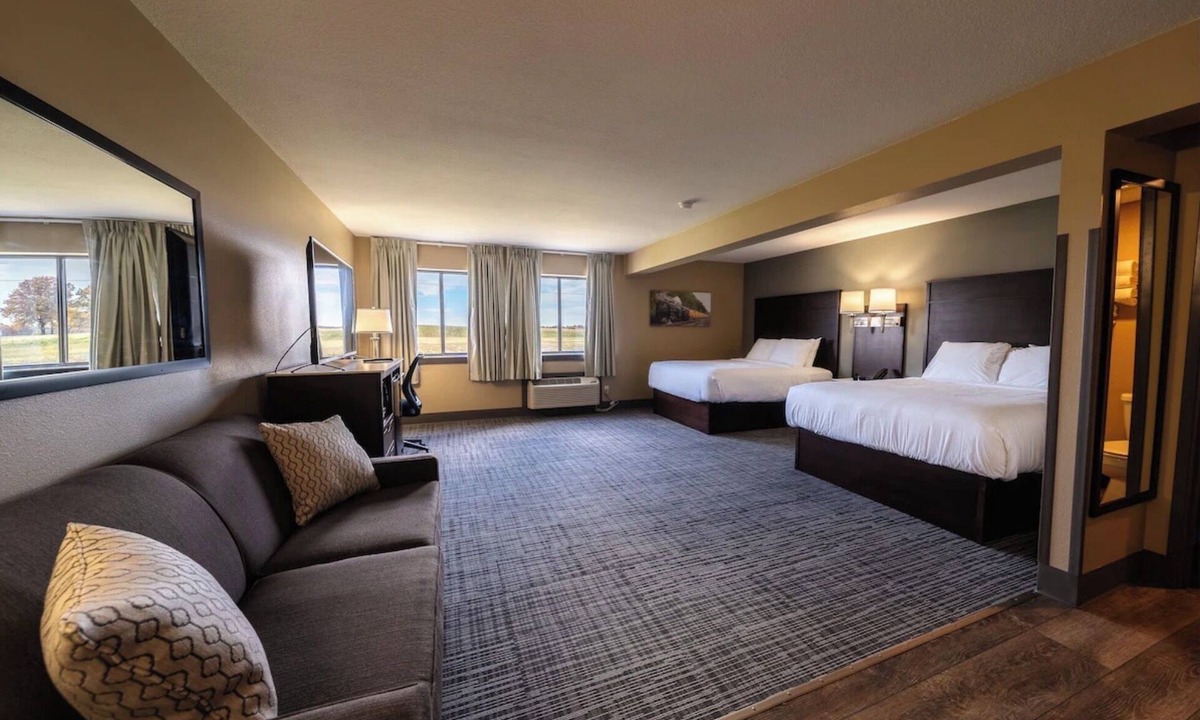 Trenton Hotel | Cobblestone Inn & Suites - Trenton