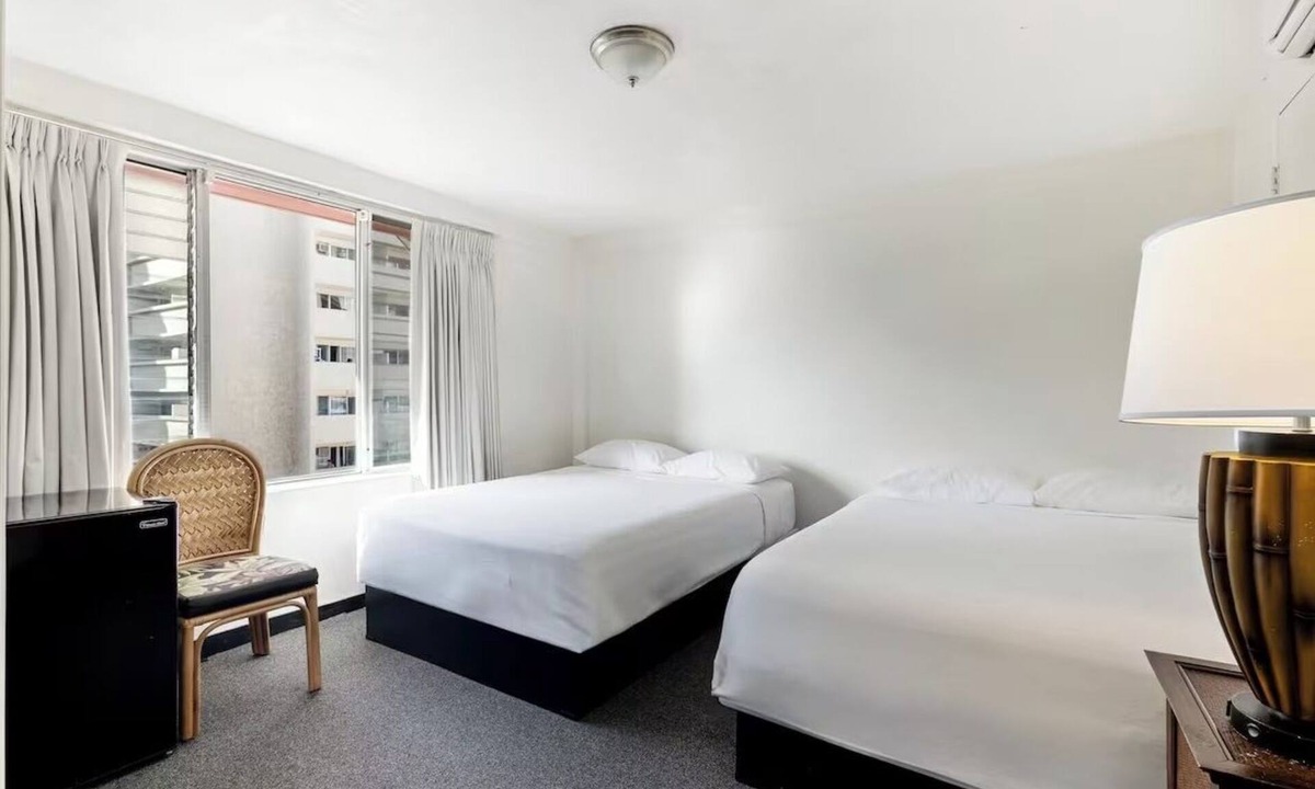 Waikiki Hotel | Come Create Memories w/Fun-filled Adventures at this Paradise! Onsite Pool!