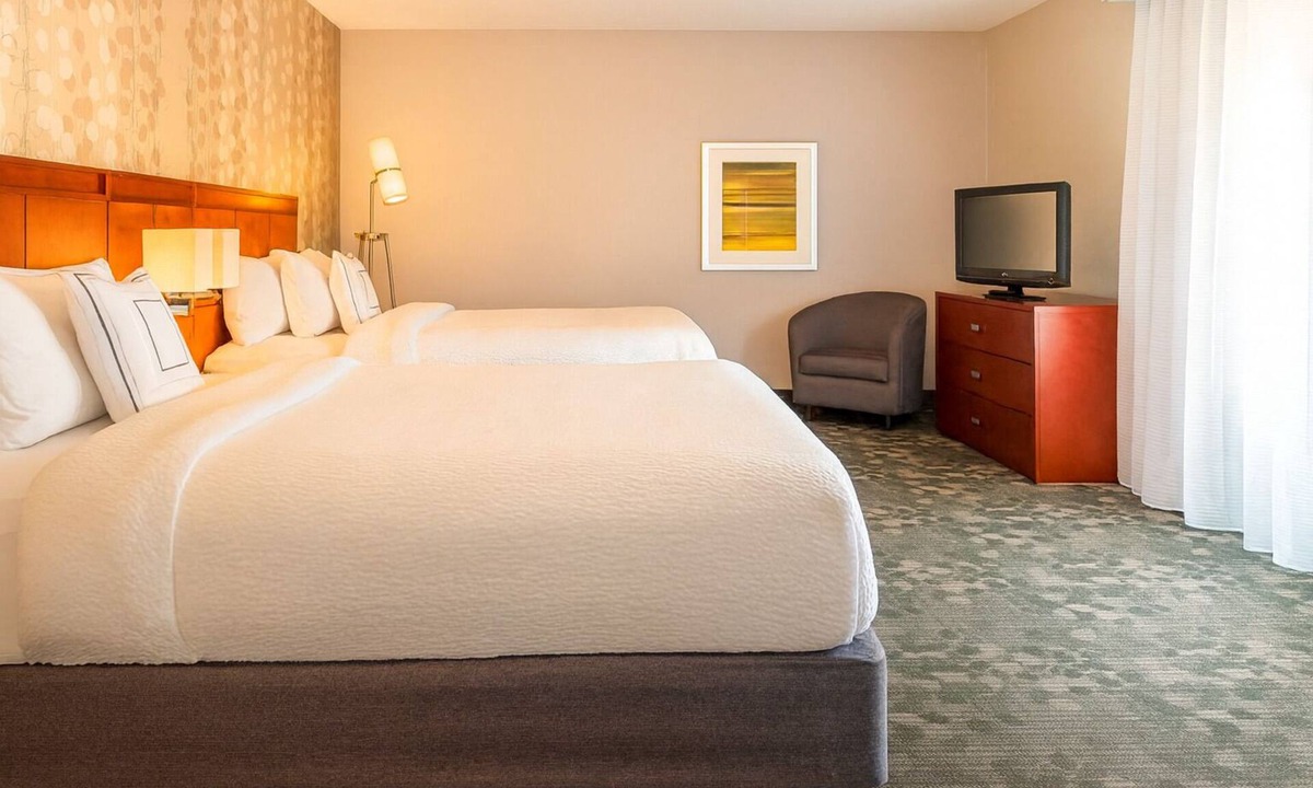 Middletown Hotel | Comfort and Relaxation! 3 Relaxing Units, Free Parking, Near Bowen's Wharf