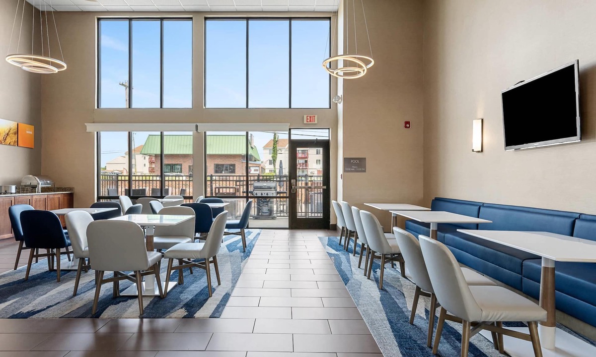 Martinsburg Hotel | Comfort Inn Aikens Center