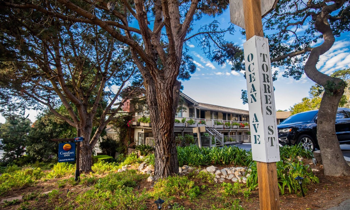 Northeast Carmel Hotel | Comfort Inn Carmel By The Sea