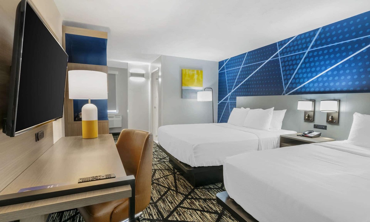 Midtown - Westport Hotel | Comfort Inn Kansas City Midtown