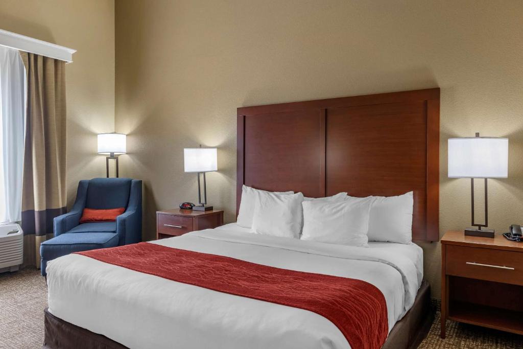 Augusta Hotel | Comfort Inn & Suites Augusta