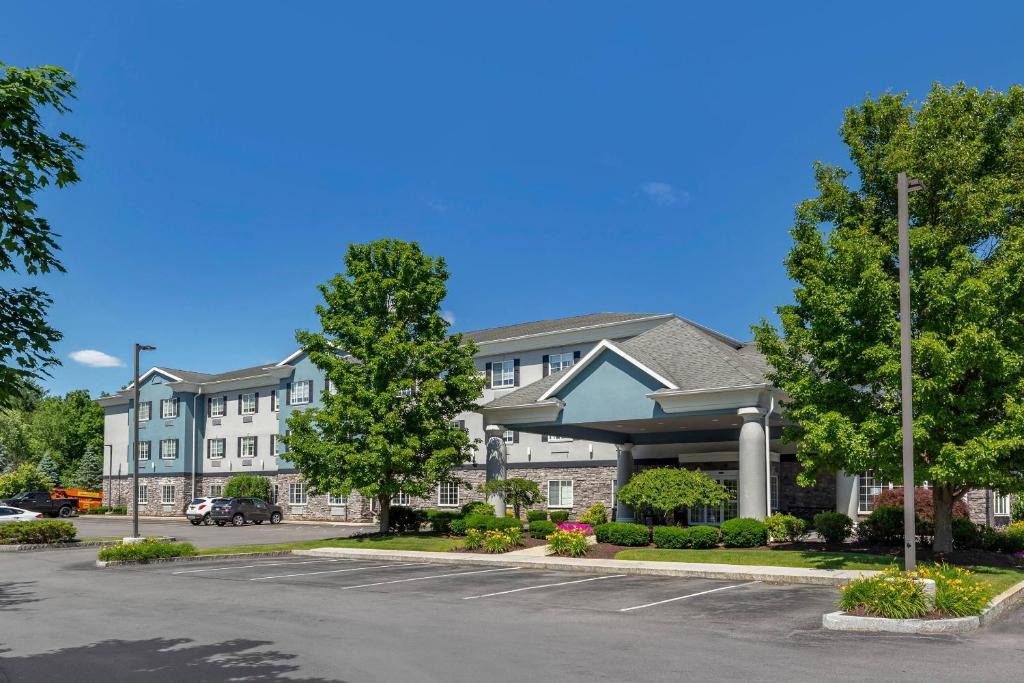Castleton-on-Hudson Hotel | Comfort Inn & Suites East Greenbush - Albany