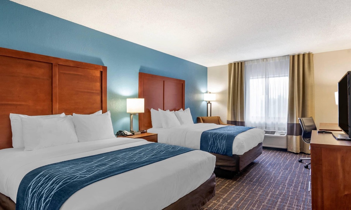 Lee's Summit Hotel | Comfort Inn & Suites Lees Summit - Kansas City