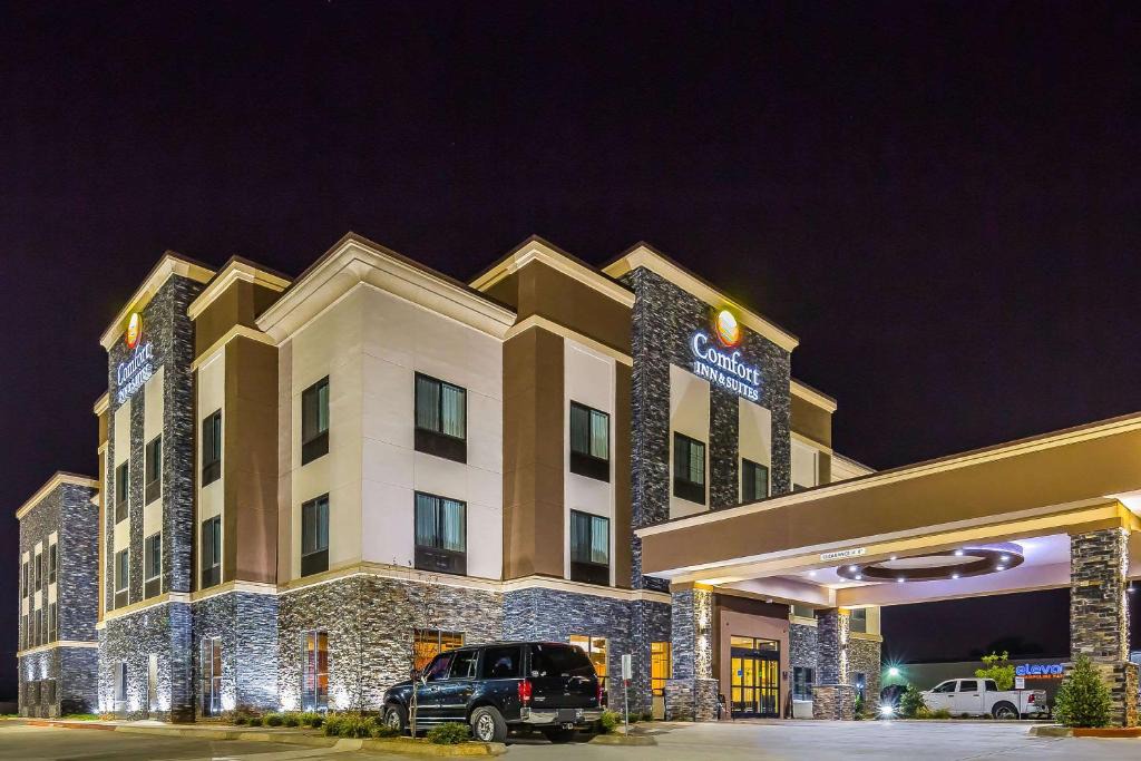 Moore Hotel | Comfort Inn & Suites Moore - Oklahoma City