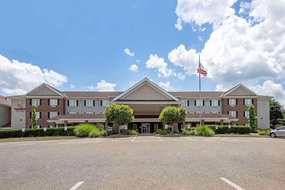 Berlin Hotel | Comfort Suites Hotel and Conference Center