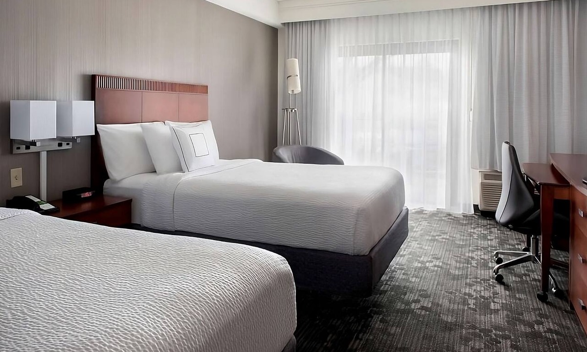 Milford Hotel | Comfortable 1BR With Pool, Pets Are Allowed, Minutes To Pinecrest Golf Club!