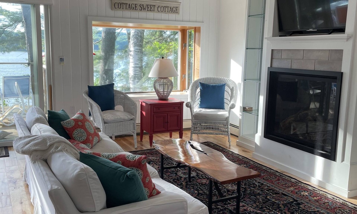 Damariscotta House | Comfortable Home on Damariscotta River Close to Everything