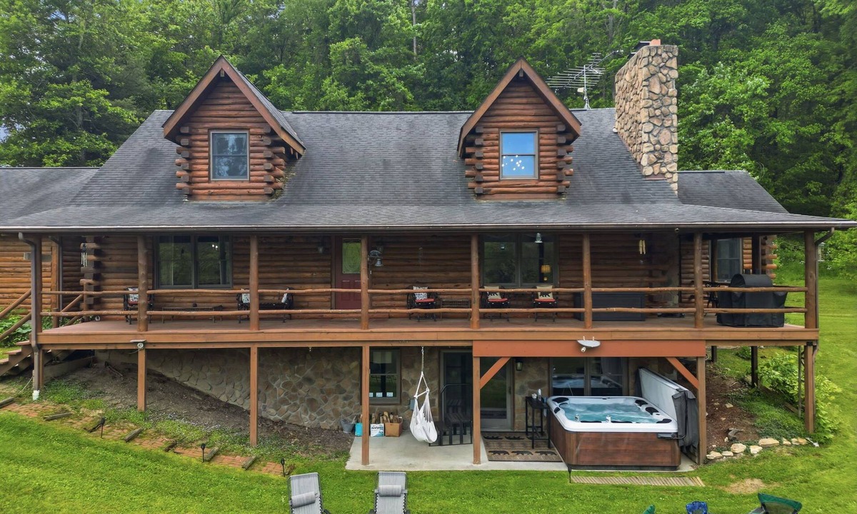 Cambridge Cabin | Comfy, Family Friendly, Cabin - Hot Tub, Fishing, Hiking, Wildlife Great Views!