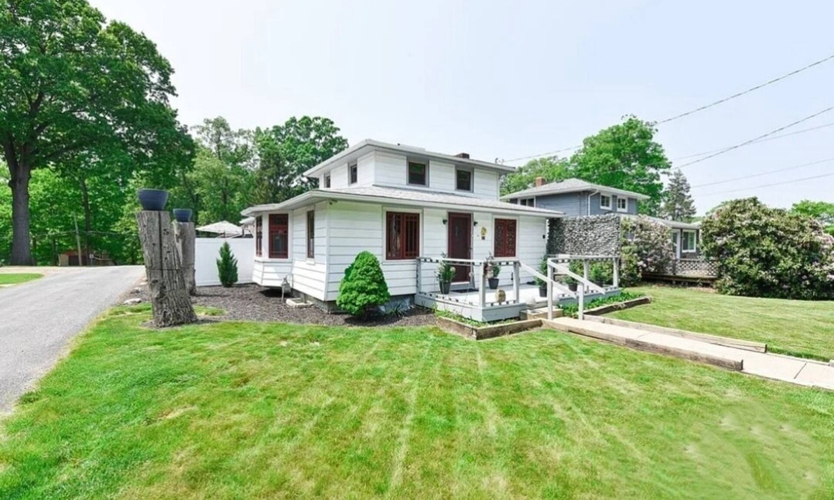 Portage Lakes Cottage | Completely furnished cottage in Portage Lakes