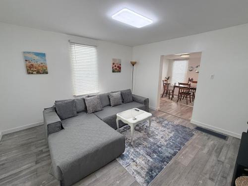 Charleston House | Completely renovated for you Mountain View Cottage