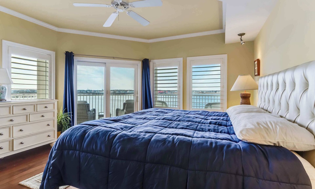 Ocean City Condo | Cori Noel 301 | Expansive Balcony | Outdoor Pool
