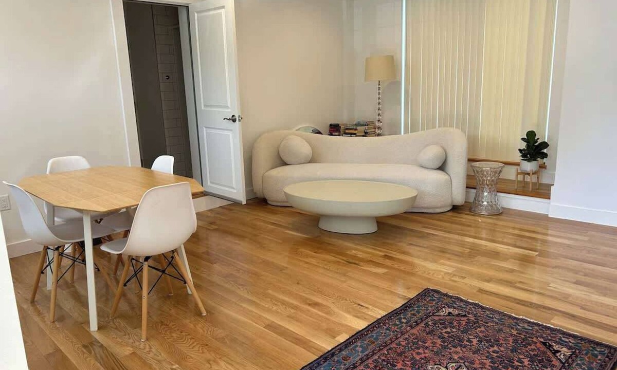 Concord Apartment | Cottage Suite "B" - Walk to Shops, Train, History