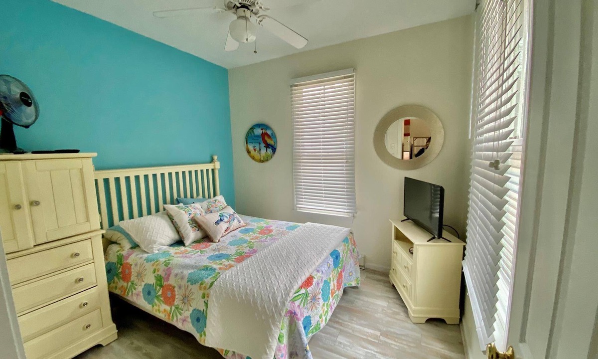 Summer Village Cottage | Cottages at Summer Village, fully furnished cottage, Wi-fi, heated pools, hot tub