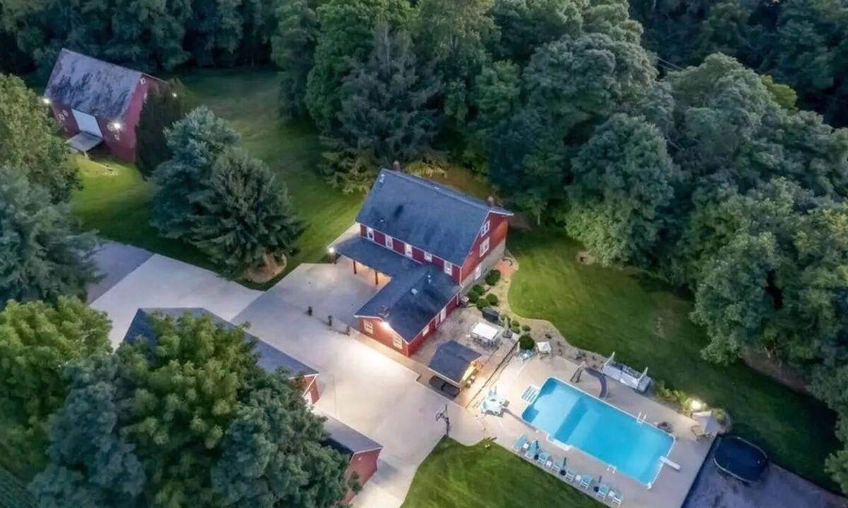 Newark Other | Country Farmhouse Estate, Pool, Retreat, Pets YES, Summer, Spring, Fall, Winter