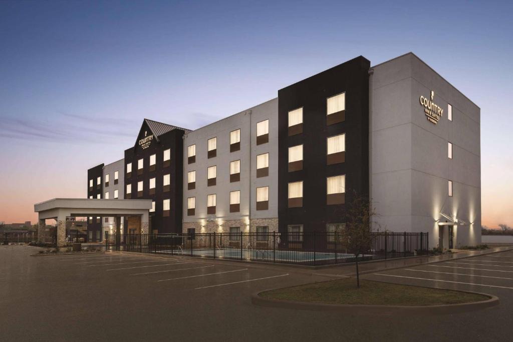 Central Oklahoma City Hotel | Country Inn & Suites by Radisson, Oklahoma City - Bricktown, OK