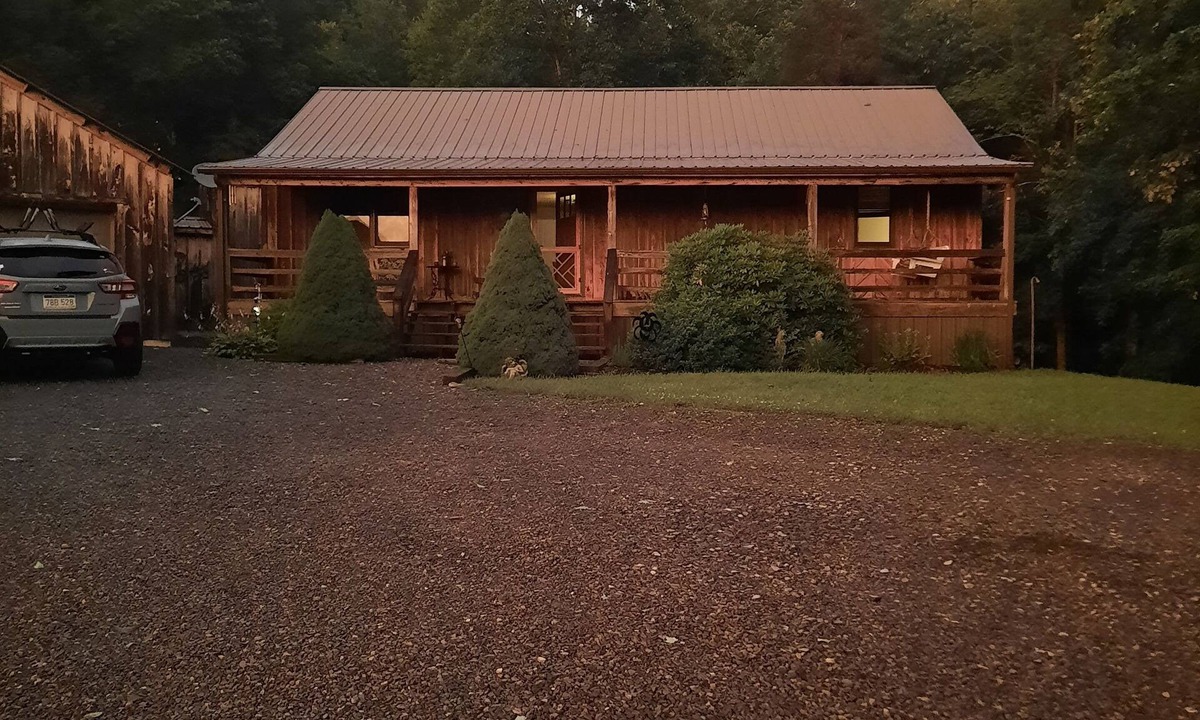 Alderson House | Country Roads Take Me Home near Lewisburg, WV