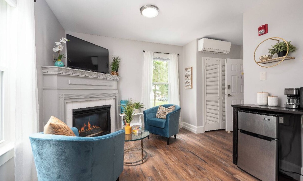 Intervale Condo | Couples Retreat, Fireplace, 5 mins to N. Conway