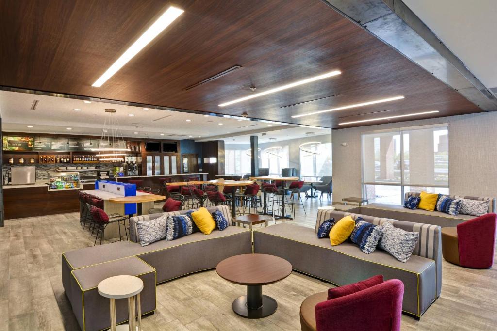 Central Islip Hotel | Courtyard by Marriott Long Island Islip/Courthouse Complex