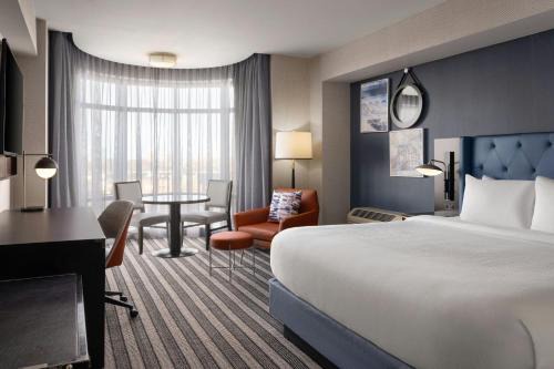 Coolidge Corner South Side Hotel | Courtyard by Marriott Boston Brookline