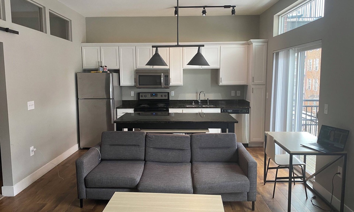 Weinland Park Apartment | Cozy 1-bedroom apartment in lovely Columbus with AC, fitness room, WiFi