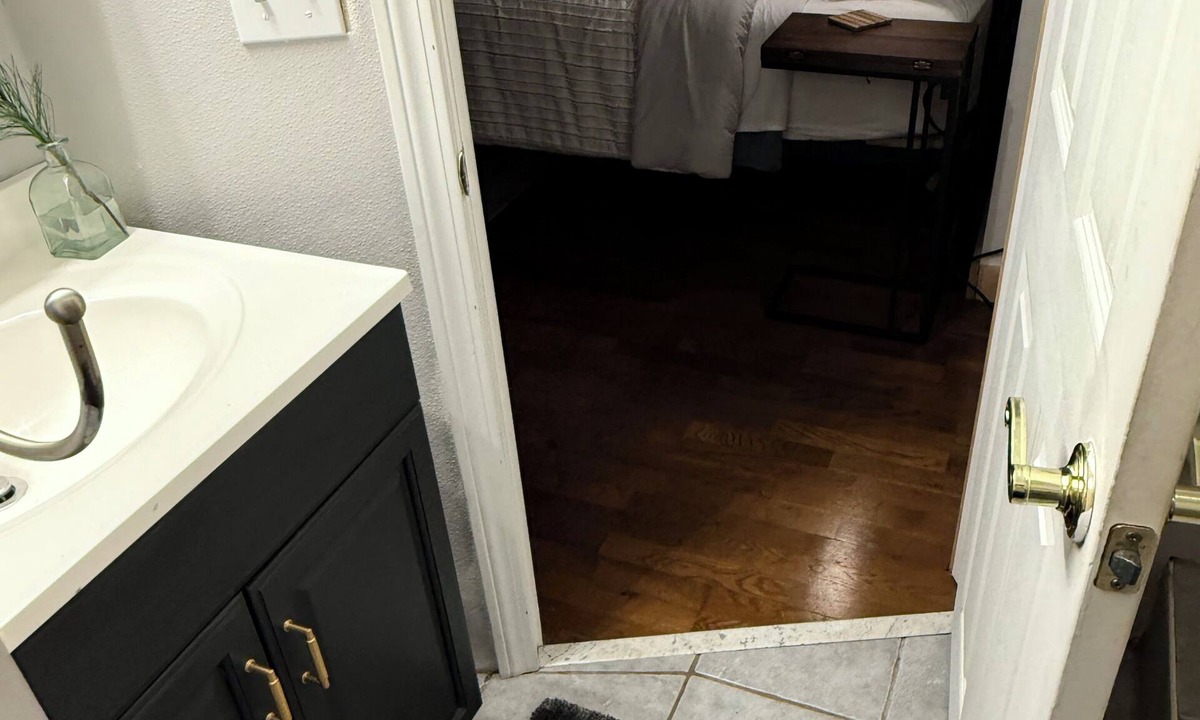 Ellsworth Apartment | Cozy 1-bedroom studio in charming Ellsworth with AC