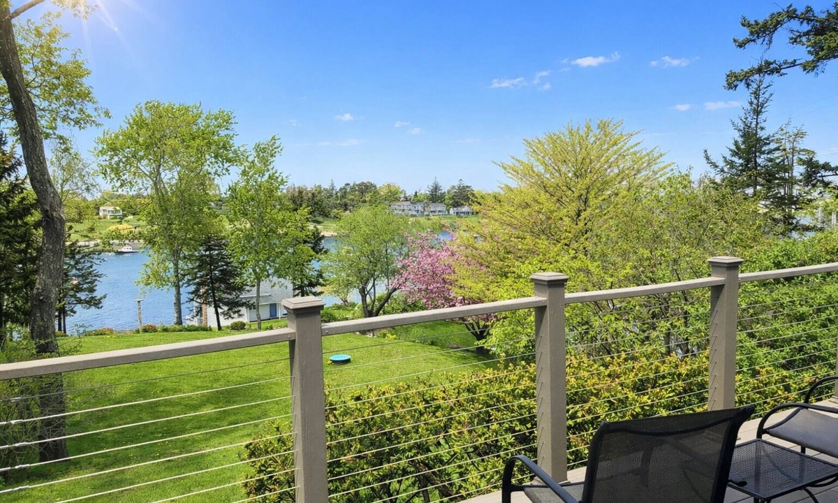 Bailey Island Cottage | Cozy 2 bedroom cottage with beautiful views of Mackerel Cove!