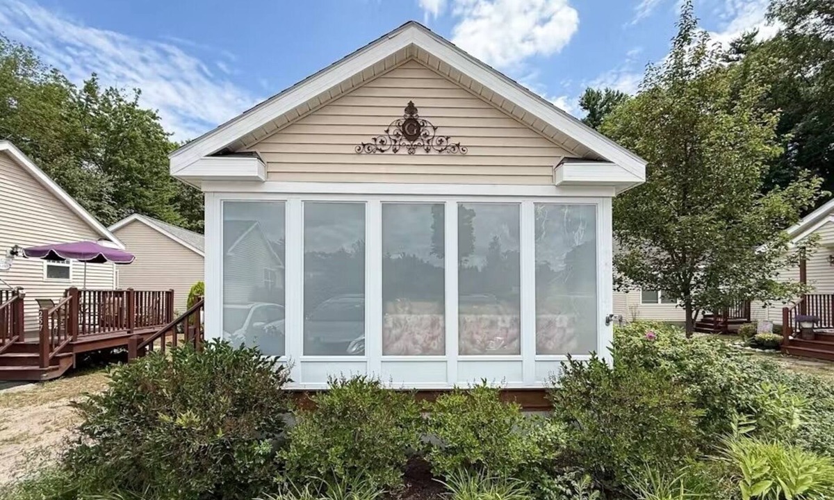 Summer Village Cottage | Cozy 2-bedroom cottage in adorable Wells with AC