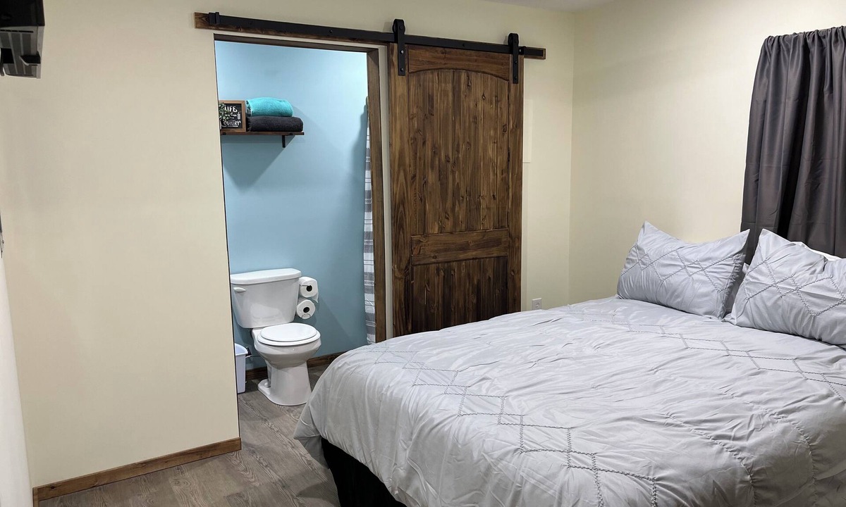 Itmann Cottage | Cozy 2-bedroom cottage in Mullens with WiFi, AC, close to Hatfield McCoy Trails