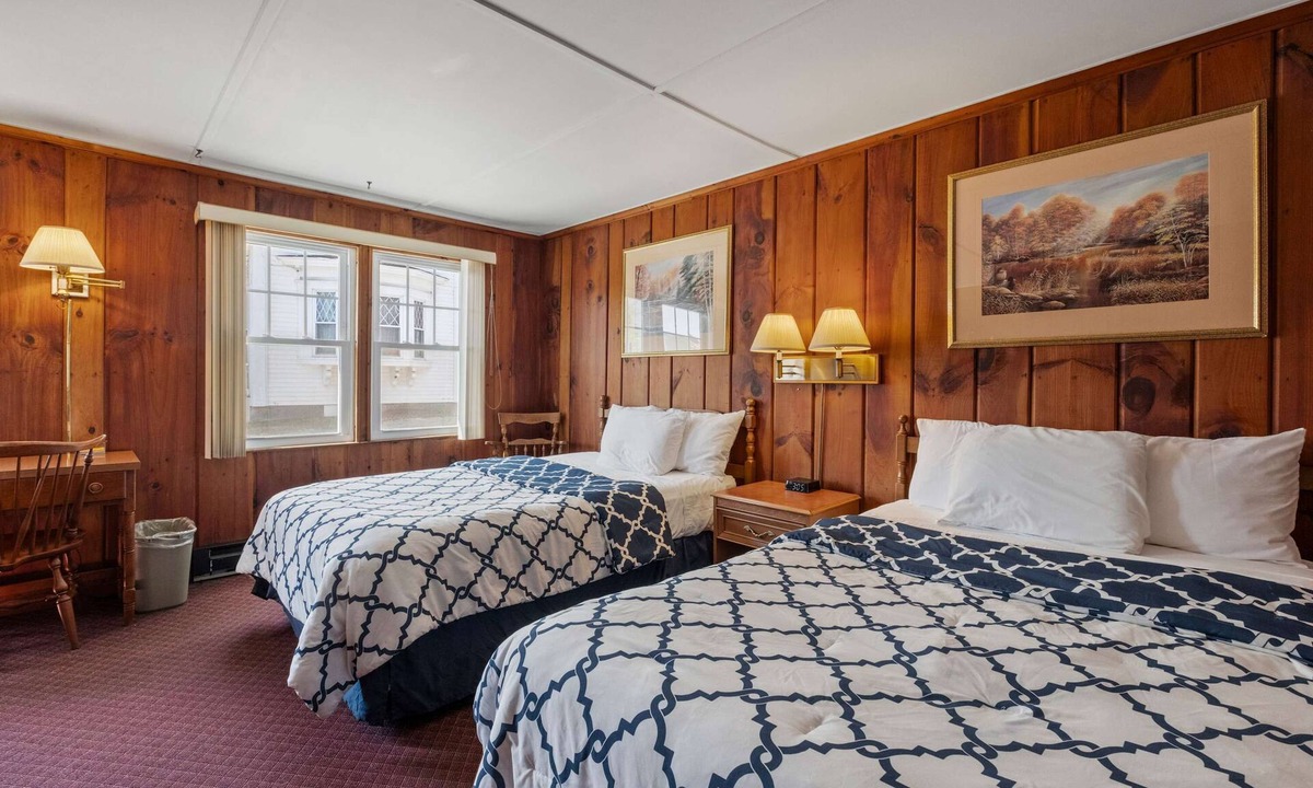 Littleton Hotel | Cozy 2 Double Beds - Heart of Littleton