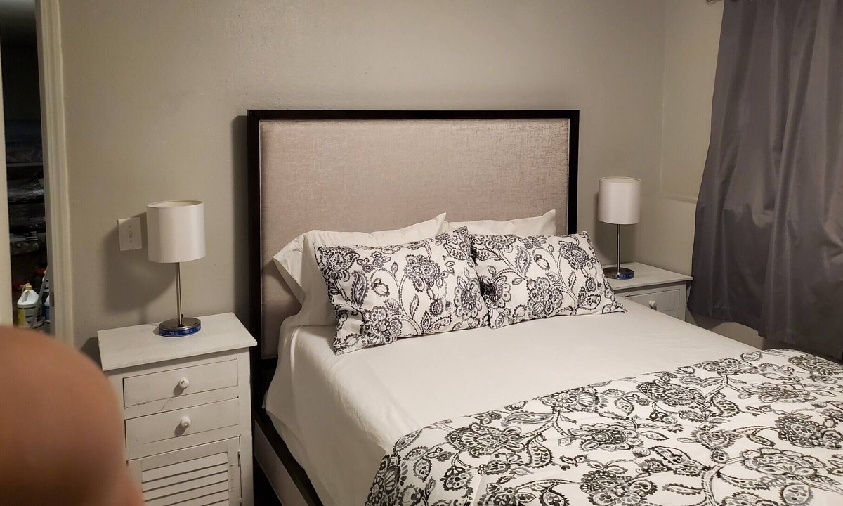 Russian Jack Park Apartment | Cozy 2bdrm, close to major hospitals, centrally located