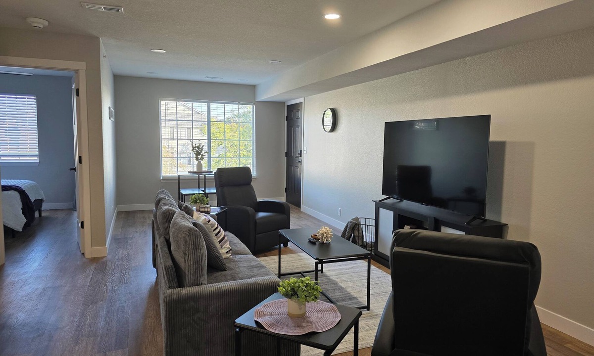Manhattan Condo | Cozy 3-bedroom Condo at Stadium Place