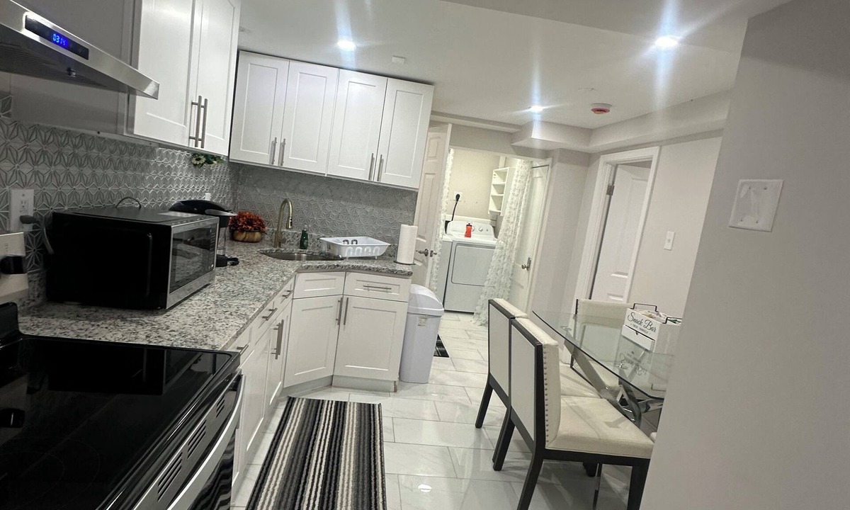 West Codman Hill - West Lower Mills House | Cozy bedroom Unit in Boston.