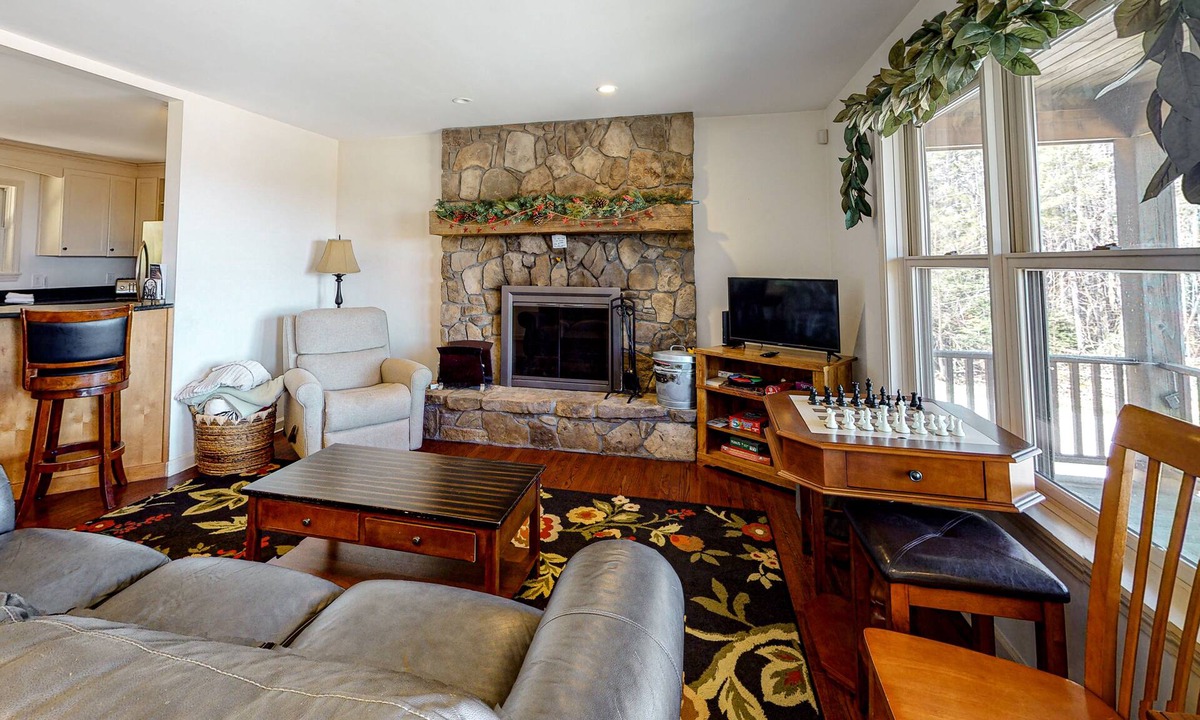 Stratton and Bromley Ski Areas Cabin | Cozy cabin near skiing with free WiFi, game room, and deck