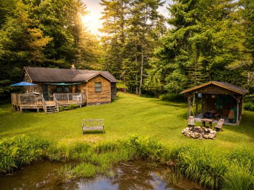 Terra Alta House | Cozy Cabin w Pavilion Deck Fireplace & FirePit