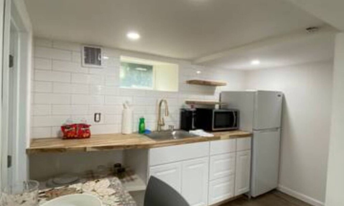 Downtown Apartment | Cozy & Chic 1-bedroom Downtown Stamford nPet Friendly