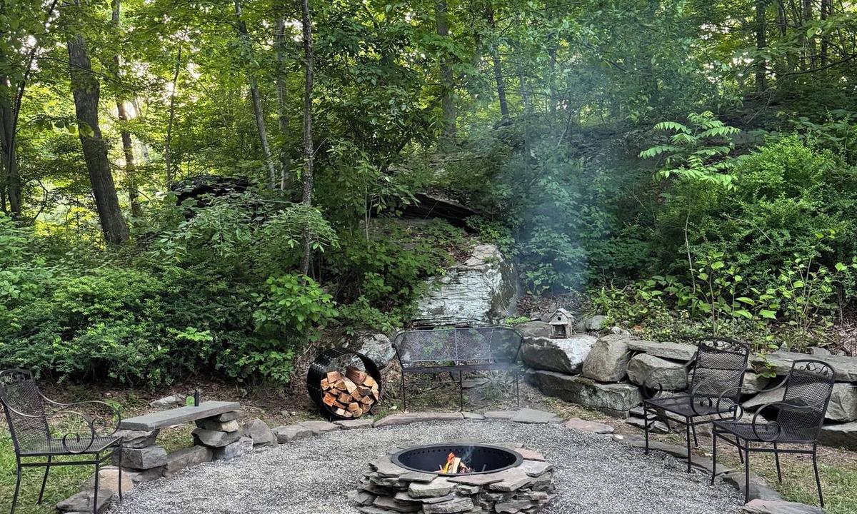 Mount Marion House | Cozy Cottage between Kingston & Woodstock: Outdoor Deck, Firepit, Skylights