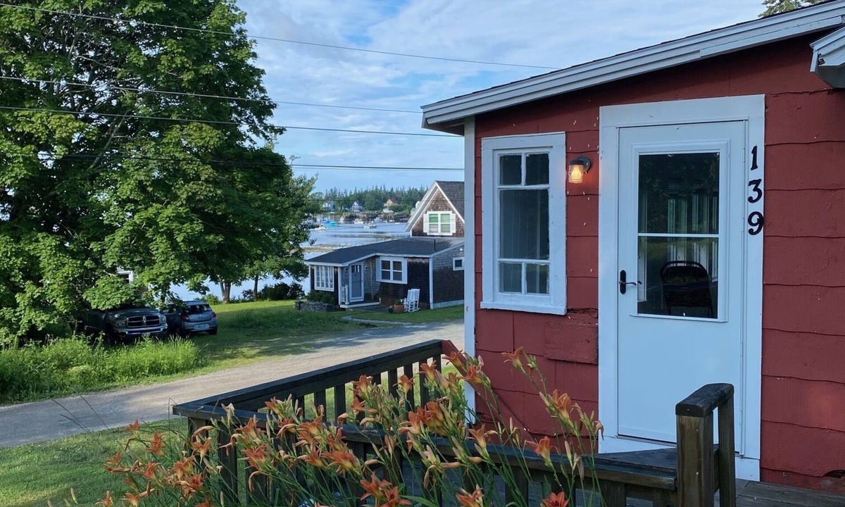 Bass Harbor Cottage | Cozy Cottage in Bass Harbor, Maine next to Acadia National Park