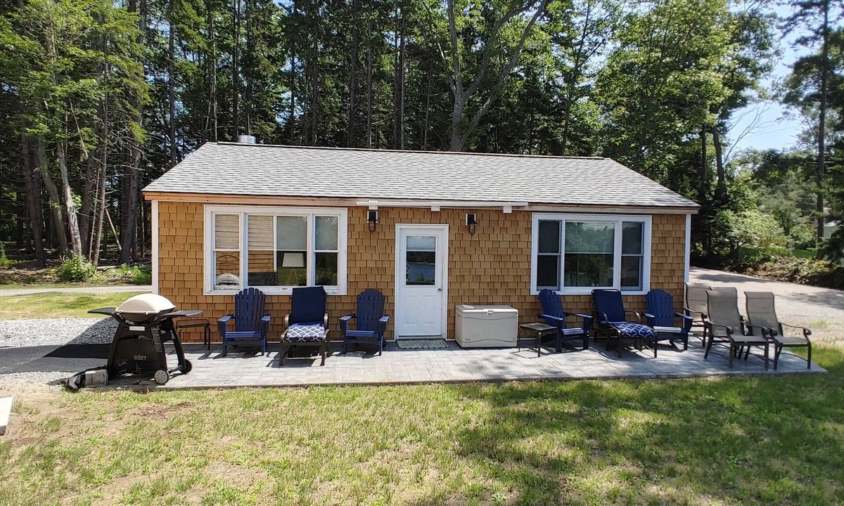 Mid-Coast and Islands Cottage | Cozy Cottage with stunning views of Stover's Cove.
