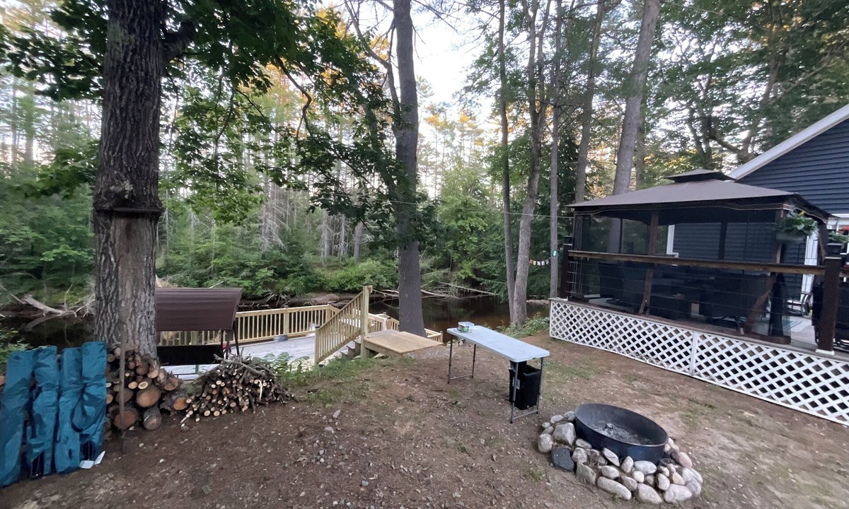 South Casco Cottage | Cozy countryside cottage located on Crooked river in Naples Maine.