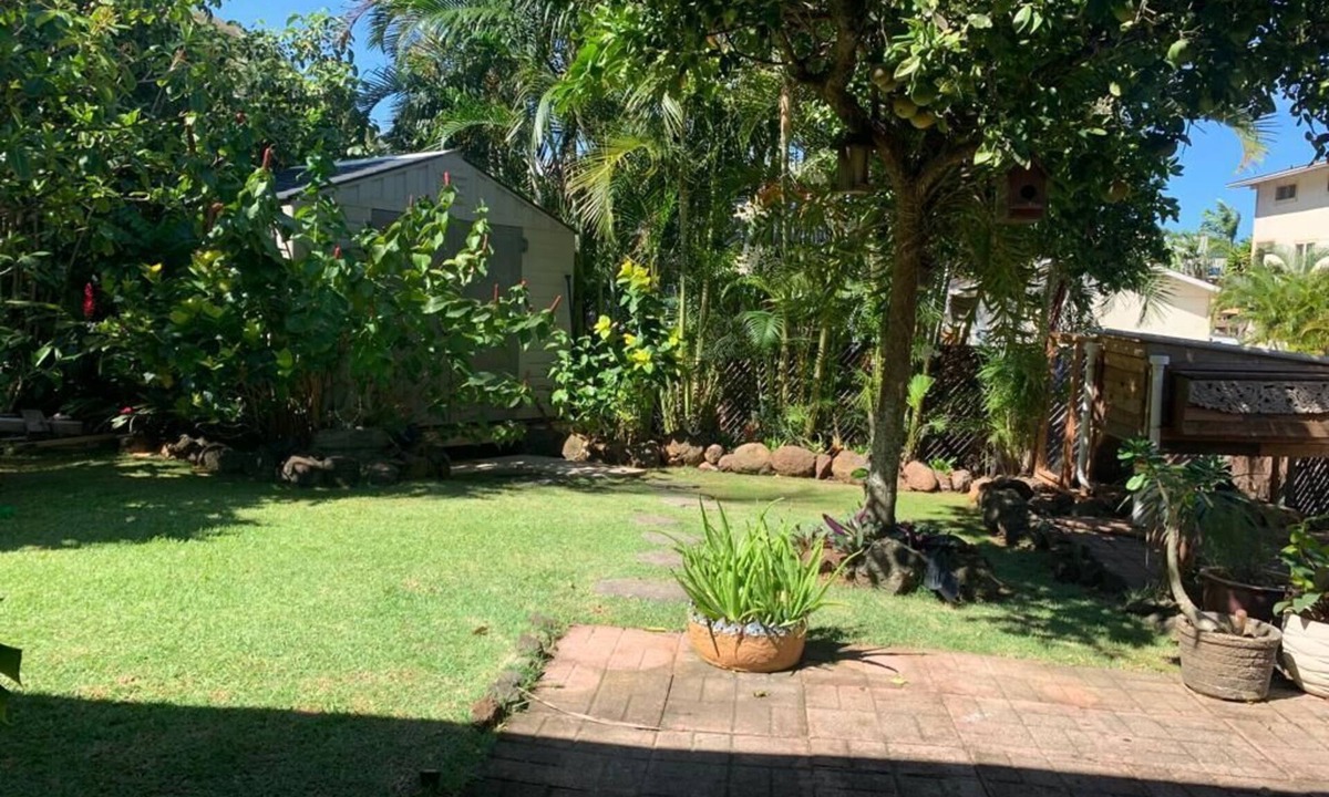 Pupukea House | Cozy downstairs Apartment located one block from beach in V-land.