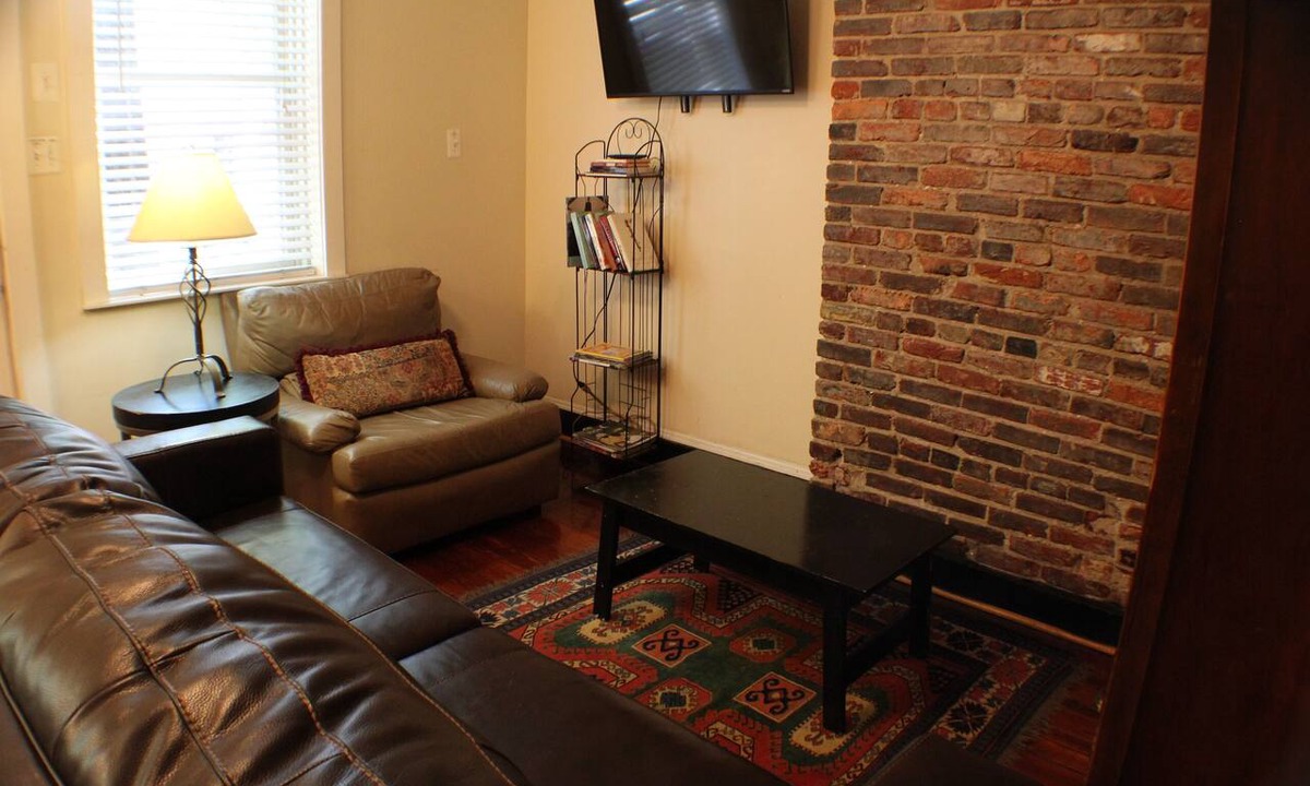 Fells Point Apartment | Cozy Fells Point Gem/In The Heart of Fells Point