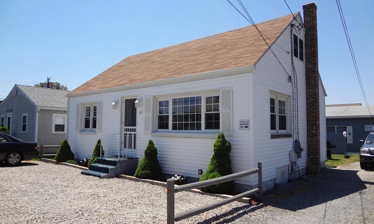 Point Judith House | Cozy four bedroom home!