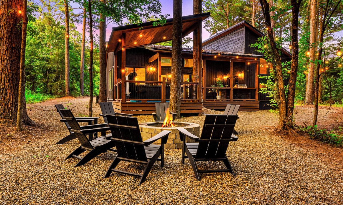 Pickens Cabin | Cozy Haven | Luxe Design, Hot Tub & Firepit