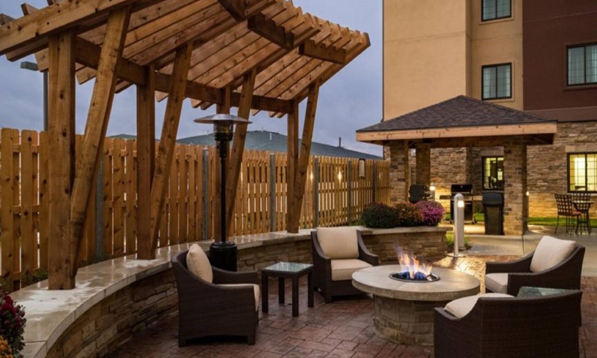 Wichita Falls Apartment | Cozy King Suite | FREE Breakfast + Laptop-friendly