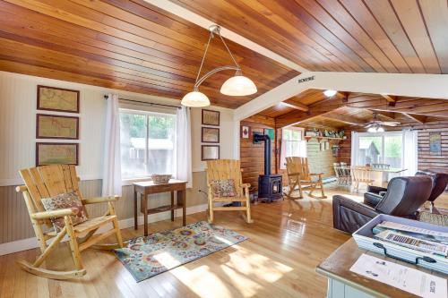 North Hero House | Cozy Lake Champlain Cottage w/Private Beach!