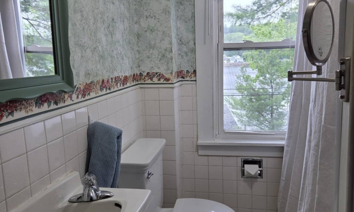 Alton Bay House | Cozy Lake house, Large Enclosed Porch, Private beach