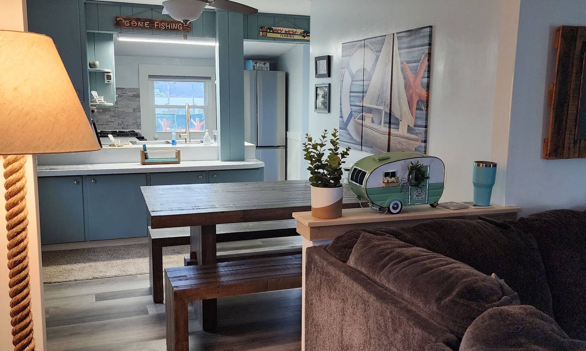 Craig Beach House | Cozy Lakehouse 1 min away from Craig Beach private 1/2 acre and hot tub