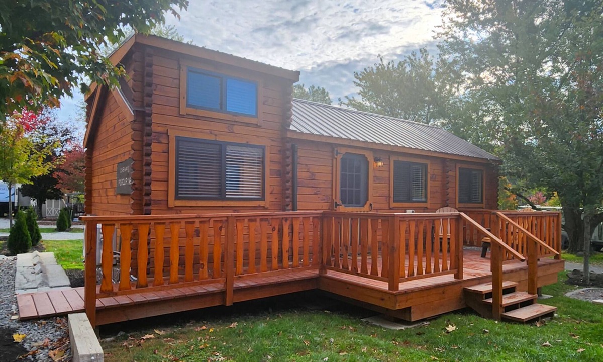 White Cabin | Cozy Log Cabin W/Loft #11-Minutes from Seven Springs and Hidden Valley